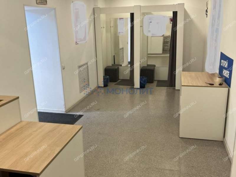 помещение под офис, недвижимость под салоны красоты на Совнаркомовской улице