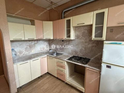 2-komnatnaya-ul-kosmonavta-komarova-d-13a фото