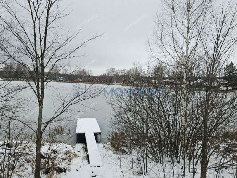 дом на улице 40 лет Победы деревня Пияичное