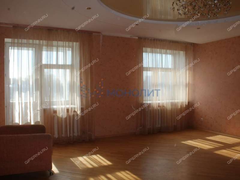 трёхкомнатная квартира на Большей Печёрской улице дом 32