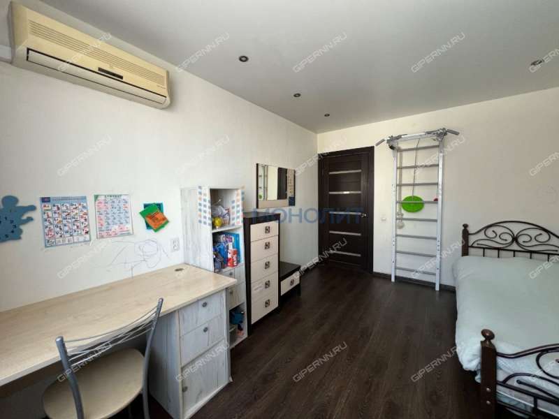 трёхкомнатная квартира на улице Сергея Акимова дом 22