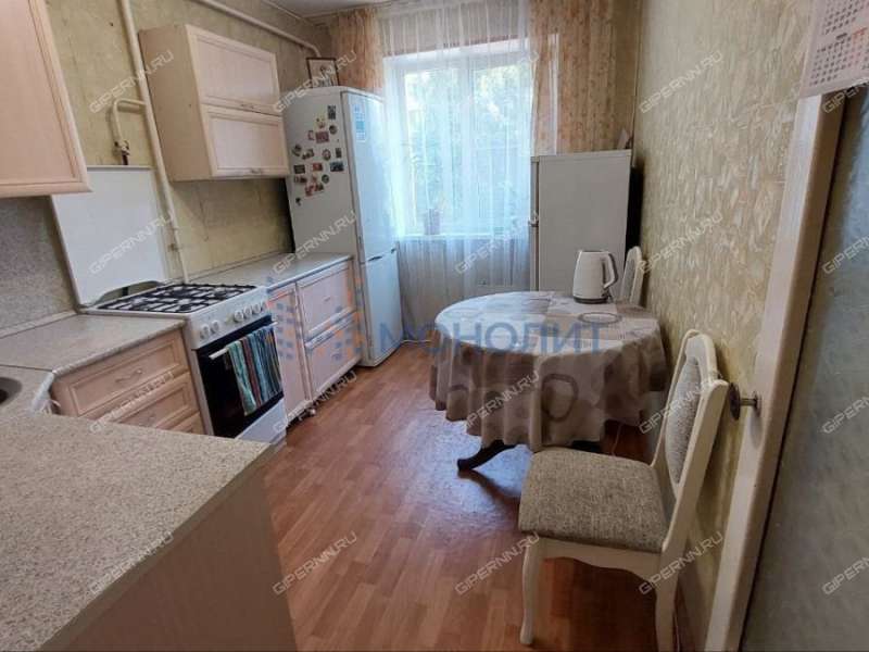 трёхкомнатная квартира на улице Краснодонцев дом 11А