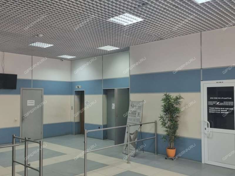 помещение под коммерческую недвижимость на улице Родионова