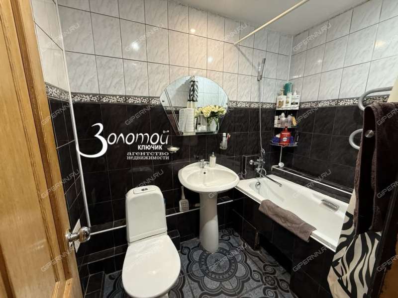 трёхкомнатная квартира на улице Челюскинцев дом 19