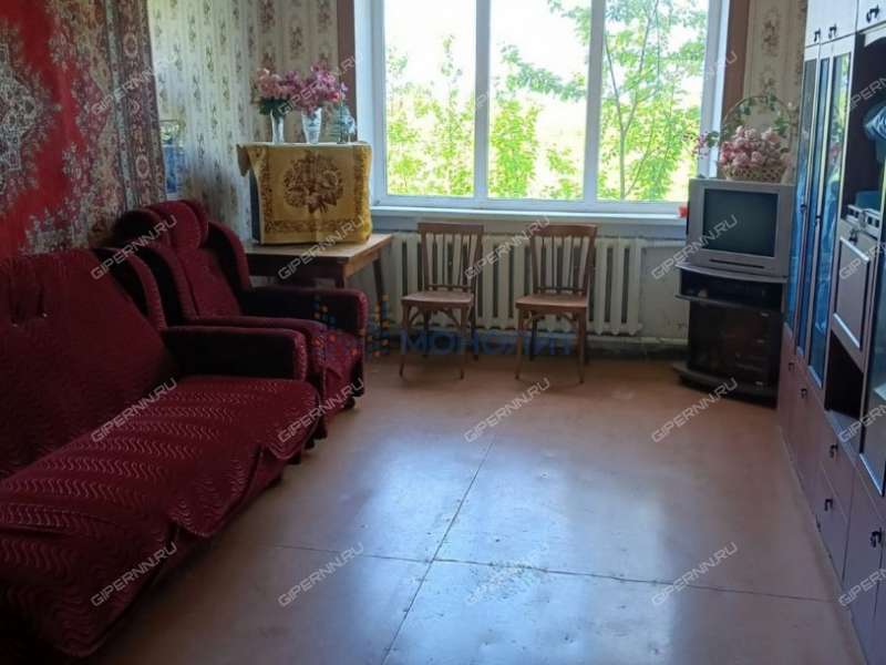 трёхкомнатная квартира на улице Молодёжная дом 14 село Выползово