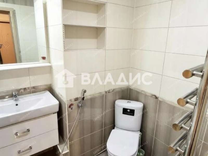 трёхкомнатная квартира на улице Космонавта Комарова дом 2 к2