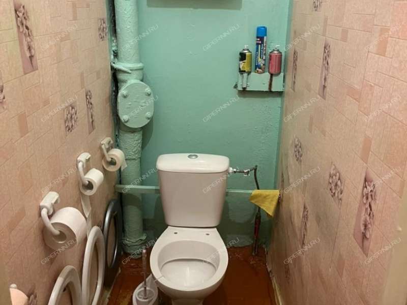 комната в доме 13 на улице Героя Советского Союза Поющева