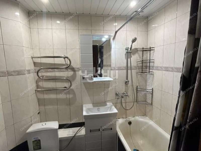 четырёхкомнатная квартира на улице Бурденко дом 19