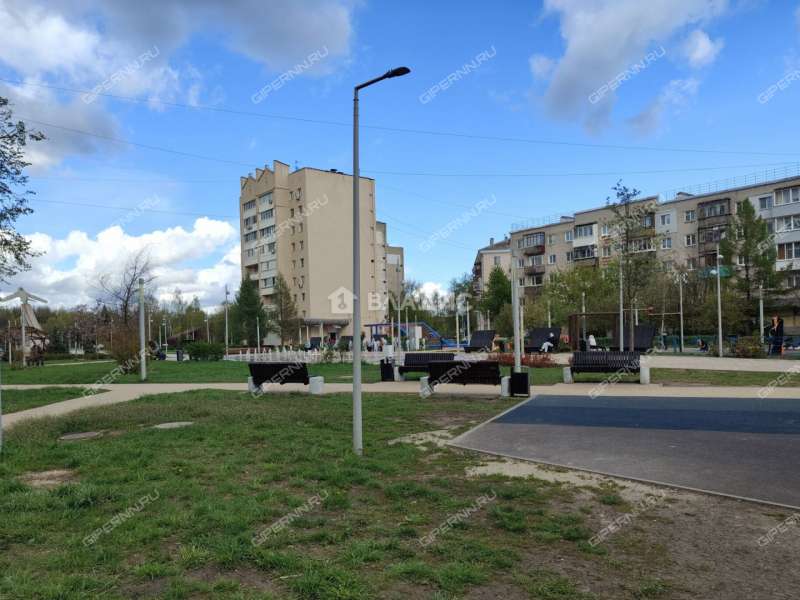 здание под офис, торговую площадь на улице Баранова