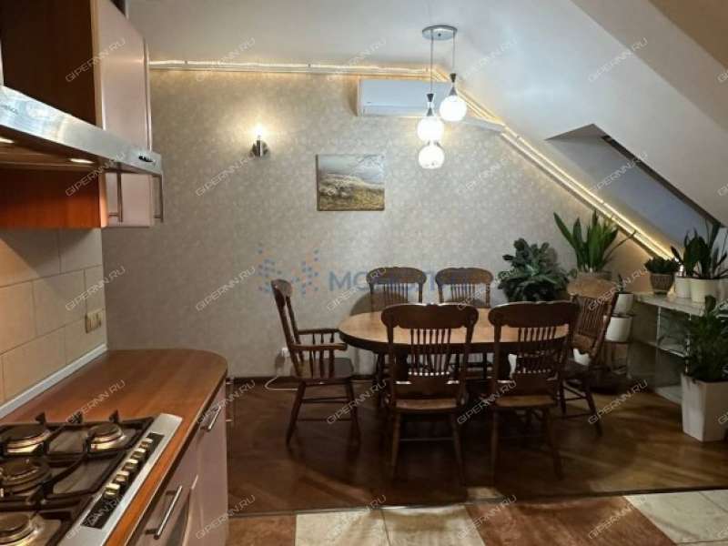 четырёхкомнатная квартира на улице Белинского дом 62