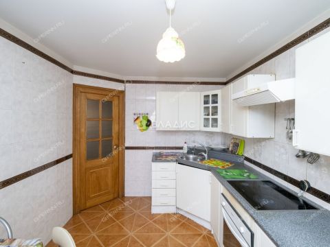 3-komnatnaya-ul-plotnikova-d-4 фото