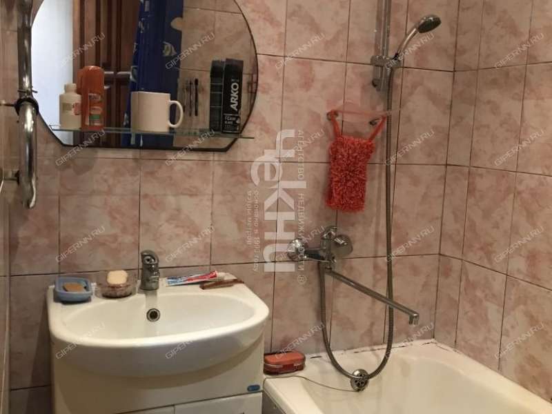 трёхкомнатная квартира на проспекте Кораблестроителей дом 32