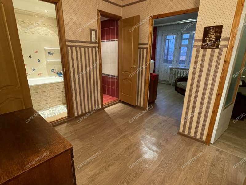 трёхкомнатная квартира на Молодёжном проспекте дом 12а