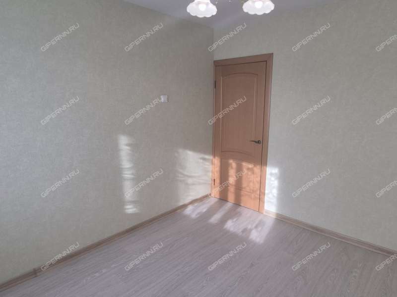 четырёхкомнатная квартира на Керченской улице дом 22