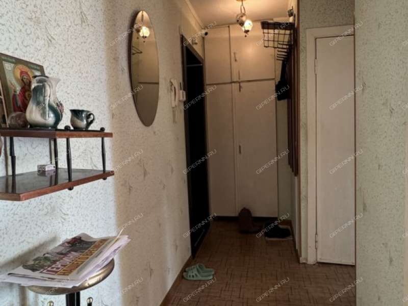 двухкомнатная квартира в 2-м микрорайоне дом 13 город Кстово