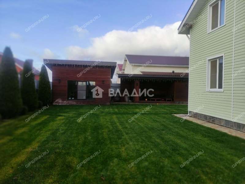 дом на улице Школьная деревня Комарово