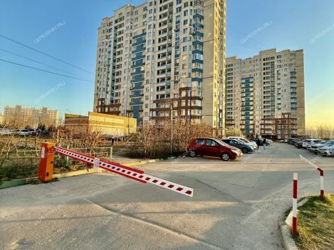 2-komnatnaya-ul-geroya-shnitnikova-d-3 фото