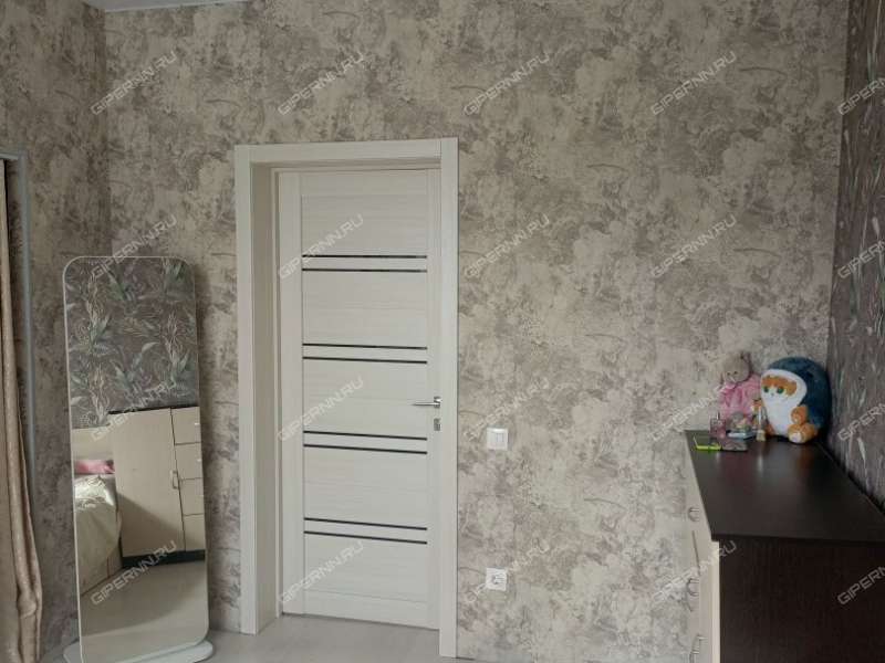 трёхкомнатная квартира на проспекте Кирова дом 7