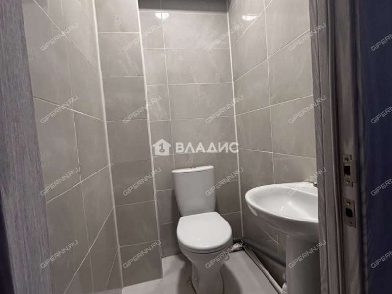 здание под недвижимость под автобизнес на Кузбасской улице