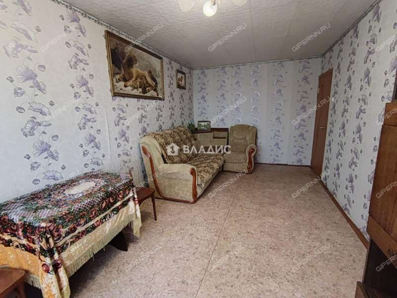 трёхкомнатная квартира на улице им. Синявина дом 56 рабочий посёлок Красные Баки