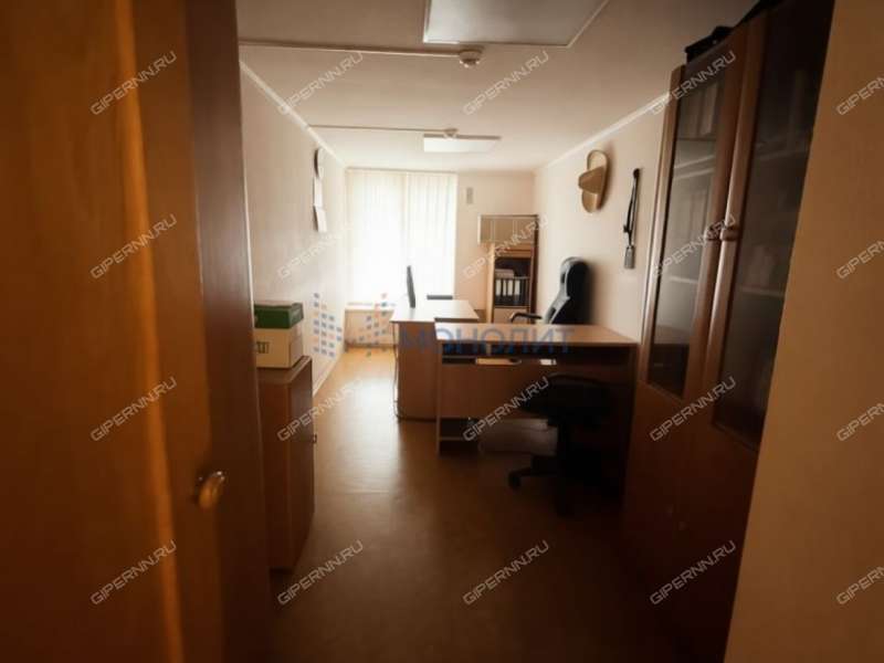 помещение под офис, торговую площадь на улице Нестерова