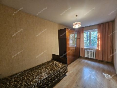 2-komnatnaya-ul-geroya-chugunova-d-7a фото