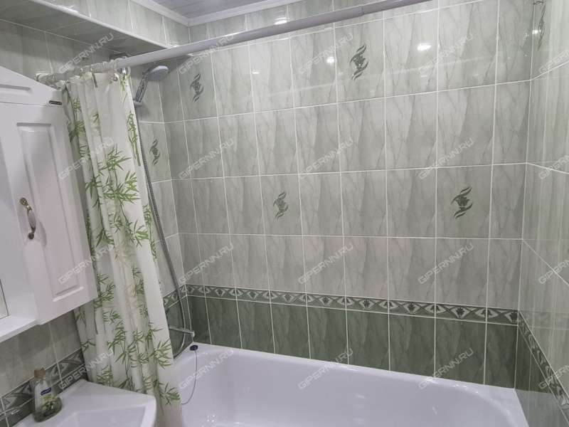 четырёхкомнатная квартира на Керченской улице дом 22