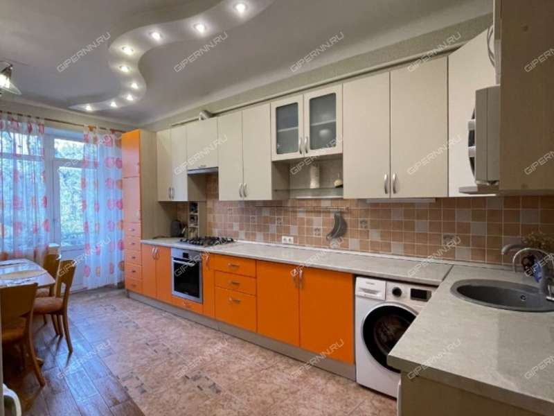 четырёхкомнатная квартира на улице Генкиной дом 39/17