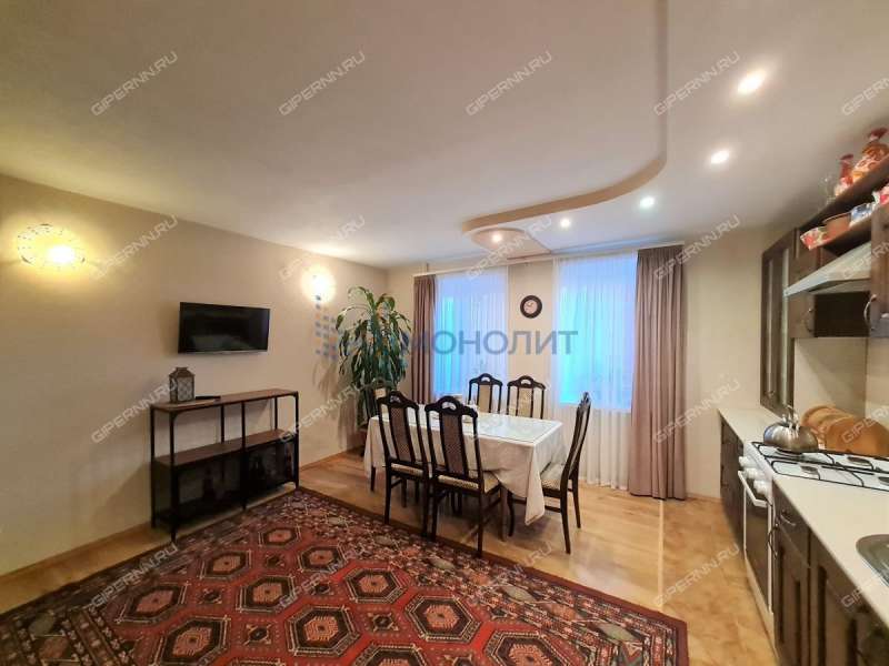 четырёхкомнатная квартира на Тираспольской улице дом 11