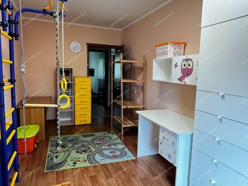 трёхкомнатная квартира на улице Адмирала Васюнина дом 8