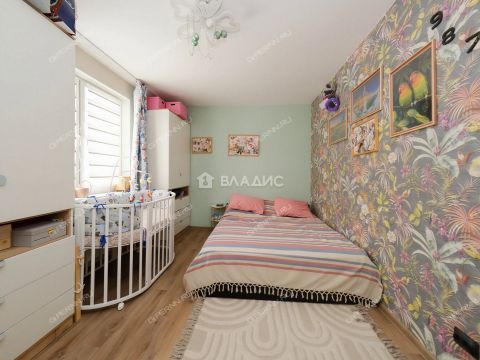 2-komnatnaya-ul-romantikov-d-15 фото