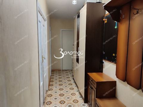 3-komnatnaya-ul-vyatskaya-d-1 фото