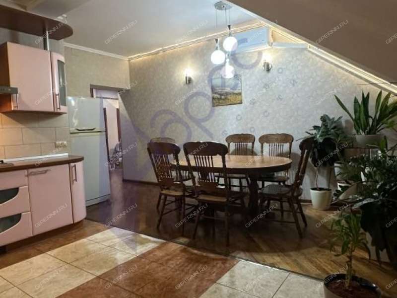 четырёхкомнатная квартира на улице Белинского дом 62