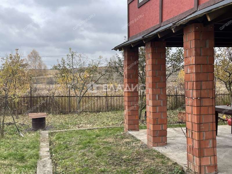 дом на  село Выездное