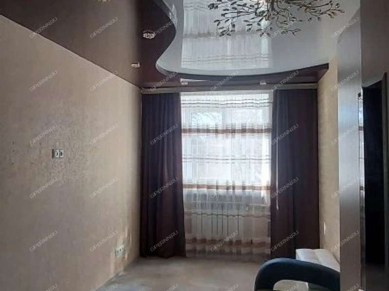 трёхкомнатная квартира на проспекте Кирова дом 33а