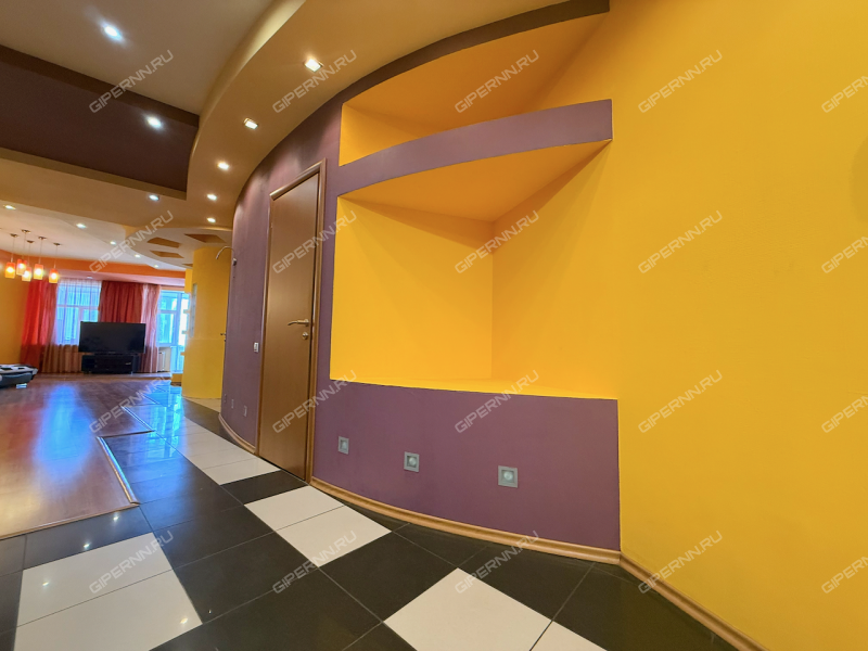 трёхкомнатная квартира на улице Коминтерна дом 127