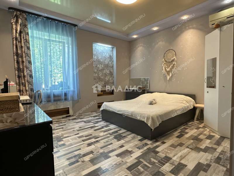 трёхкомнатная квартира на улице Буревестника дом 14