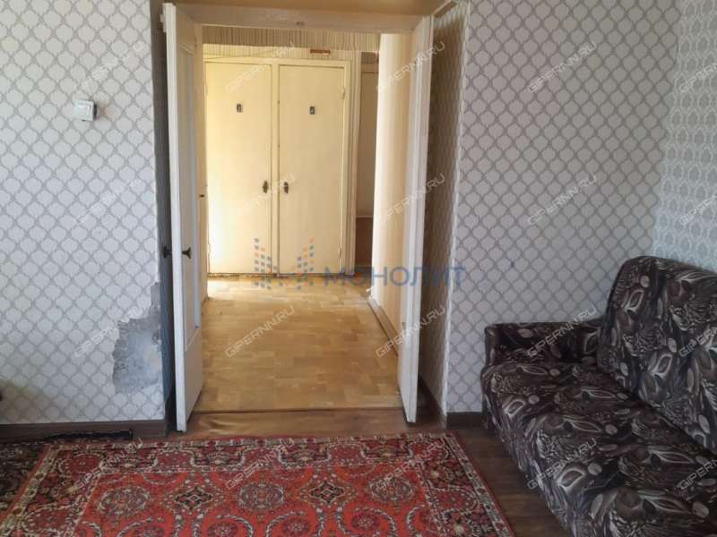 четырёхкомнатная квартира на бульваре 60-летия Октября дом 12