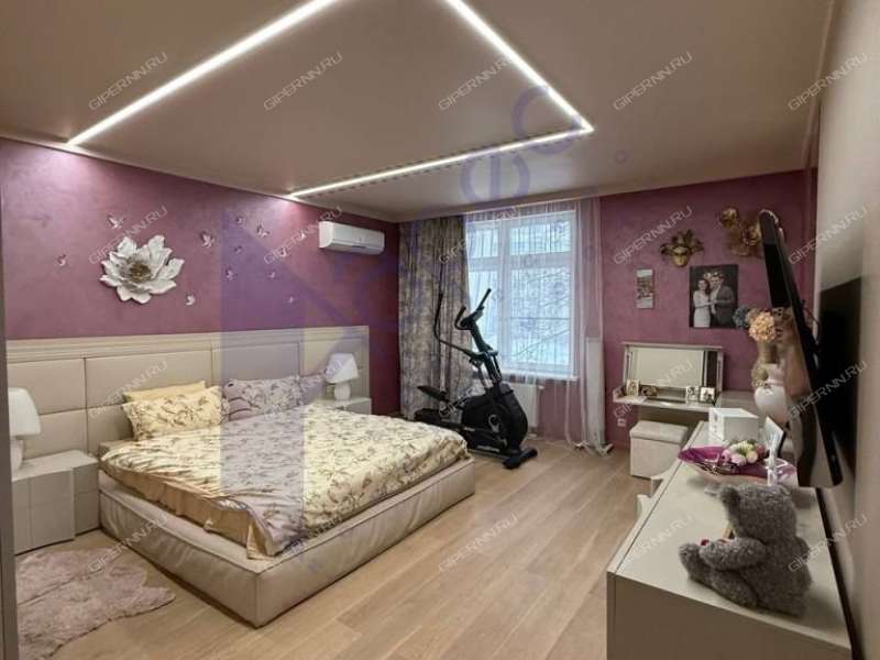 трёхкомнатная квартира на улице Максима Горького дом 77