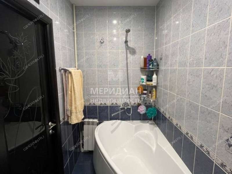 двухкомнатная квартира на улице Страж Революции дом 32