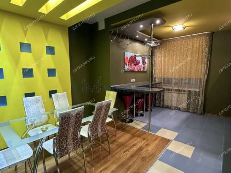 трёхкомнатная квартира на улице Коминтерна дом 127