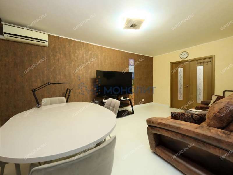 трёхкомнатная квартира на Ошарской улице дом 98